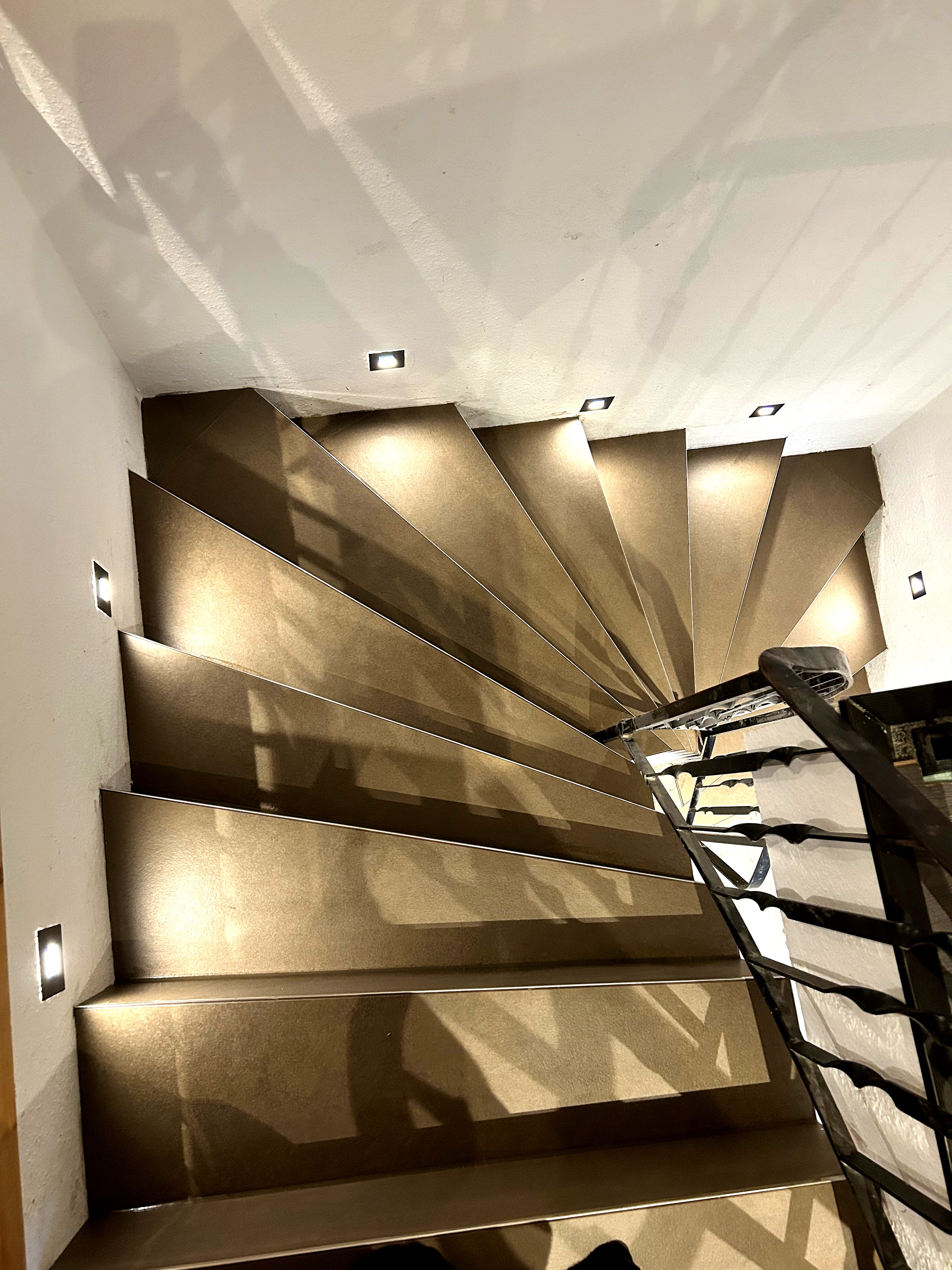 Wendeltreppe beleuchtet