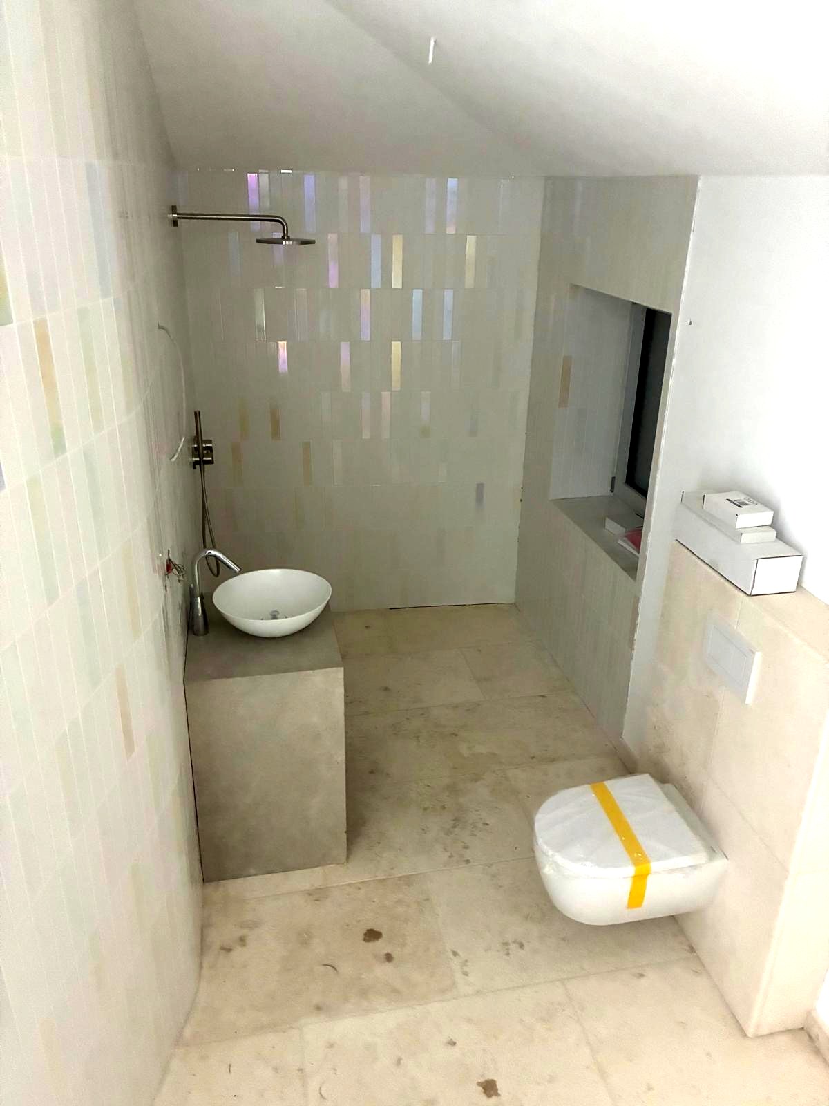 Bad weiß irisierend